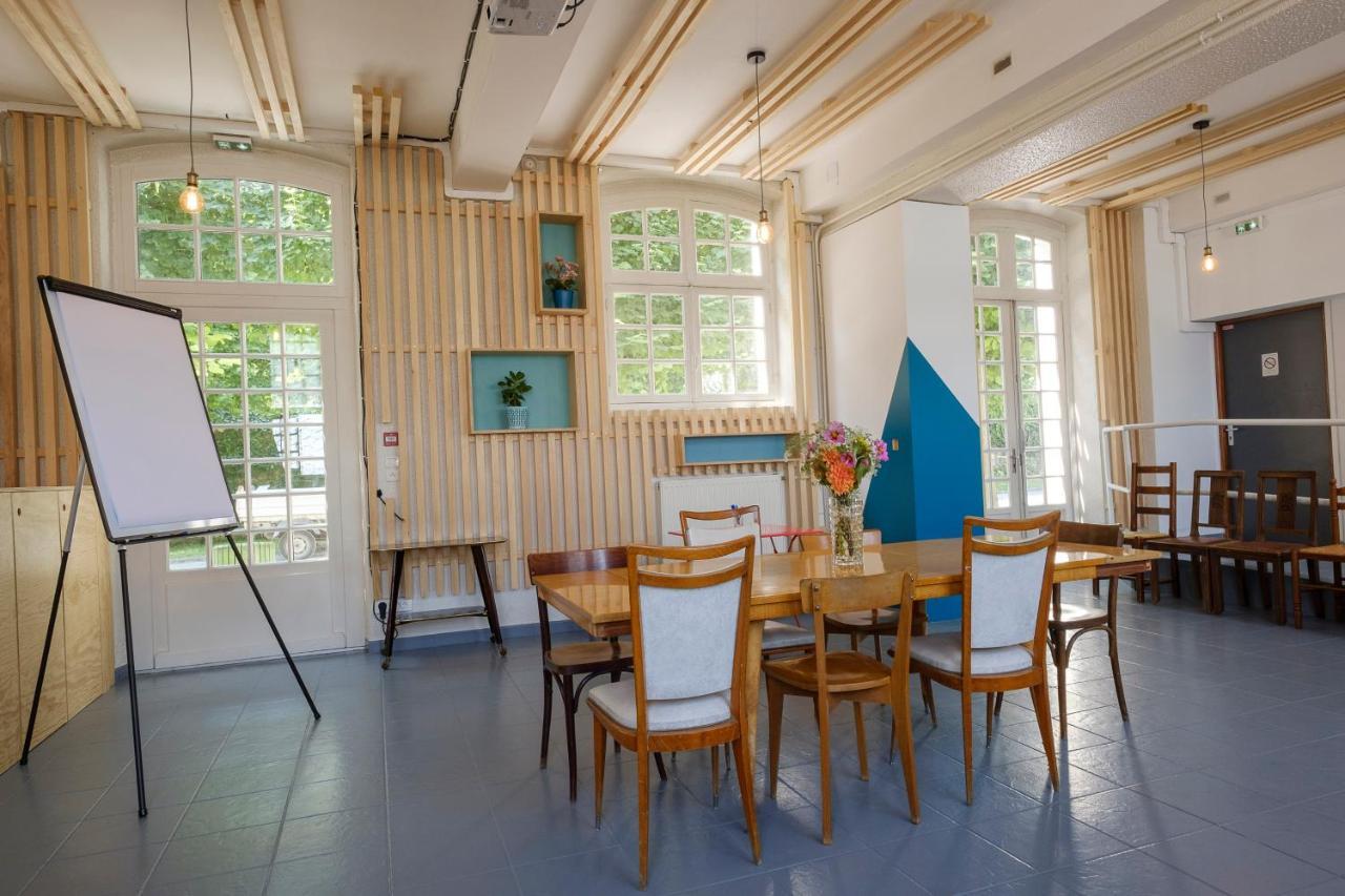 Auberge La Maison Montreau Μοντρέιγ Εξωτερικό φωτογραφία